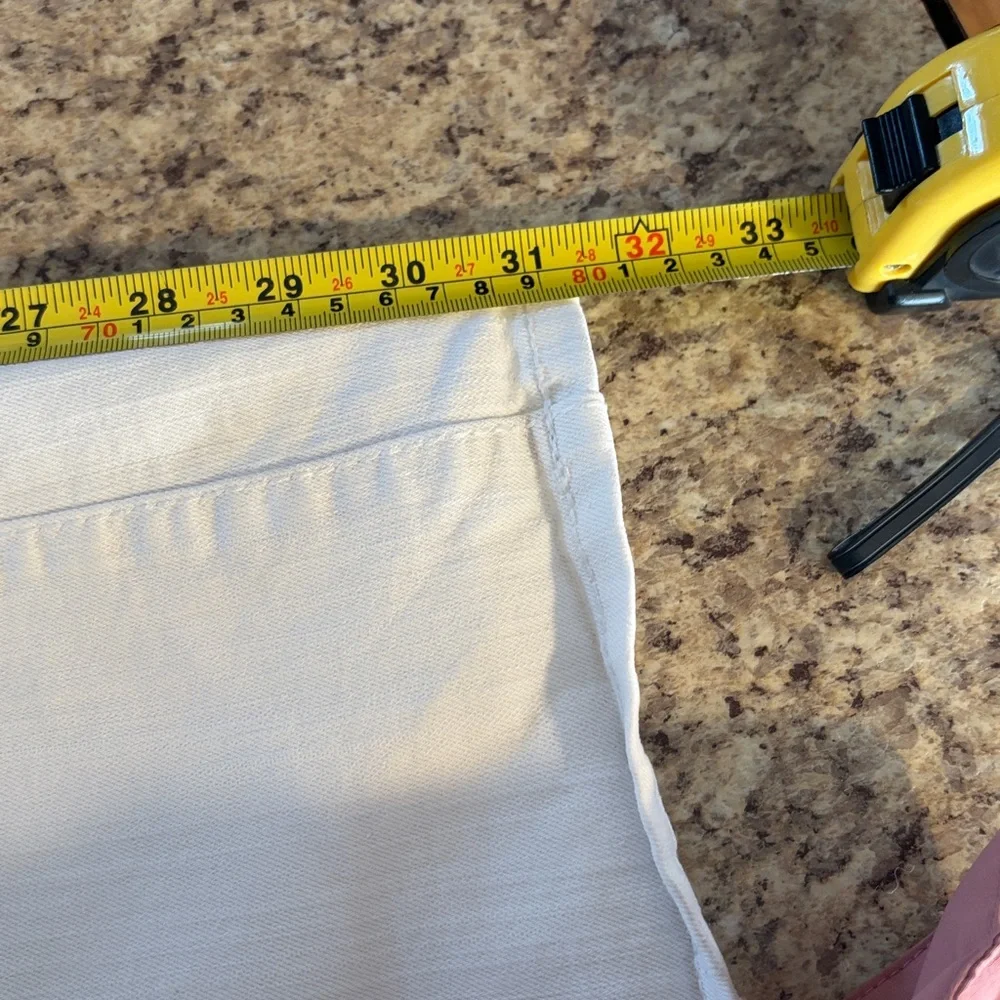 a.n.a Classic White Denim Pants Sz 10. WJ